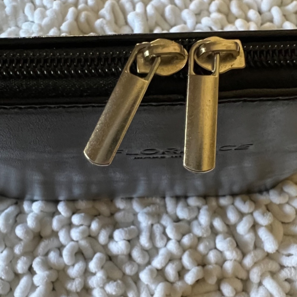 Black Crossbody Made in Italy Bag - Picture 13 of 16